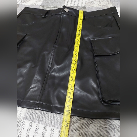 Fashion Nova faux leather skirt - Picture 7 of 11